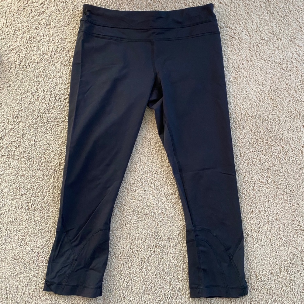 Lululemon Black Cropped Leggings size 6